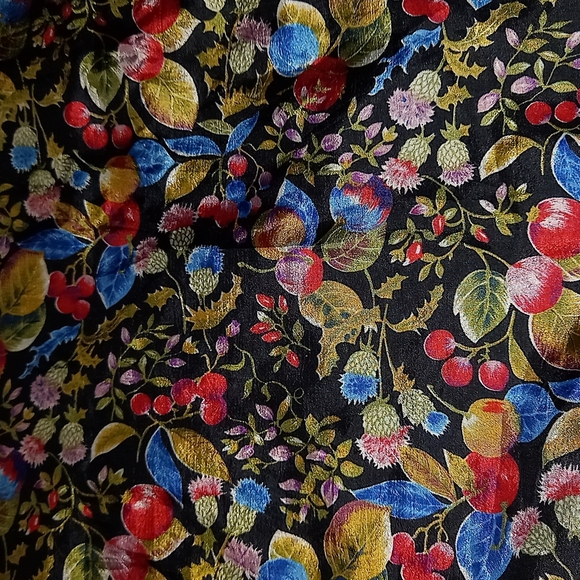 Scarf multi color fruits and foliage - Picture 4 of 5